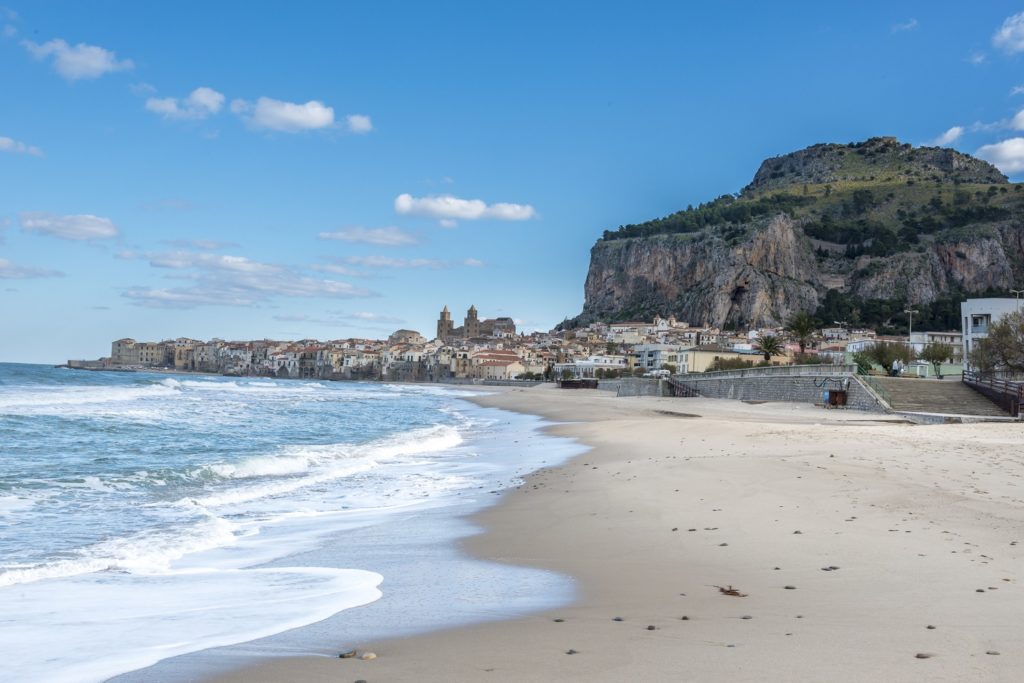 Plaża Cefalu na Sycylii
