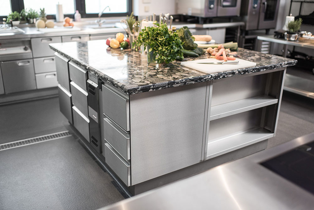 Meble ze stali nierdzewnej