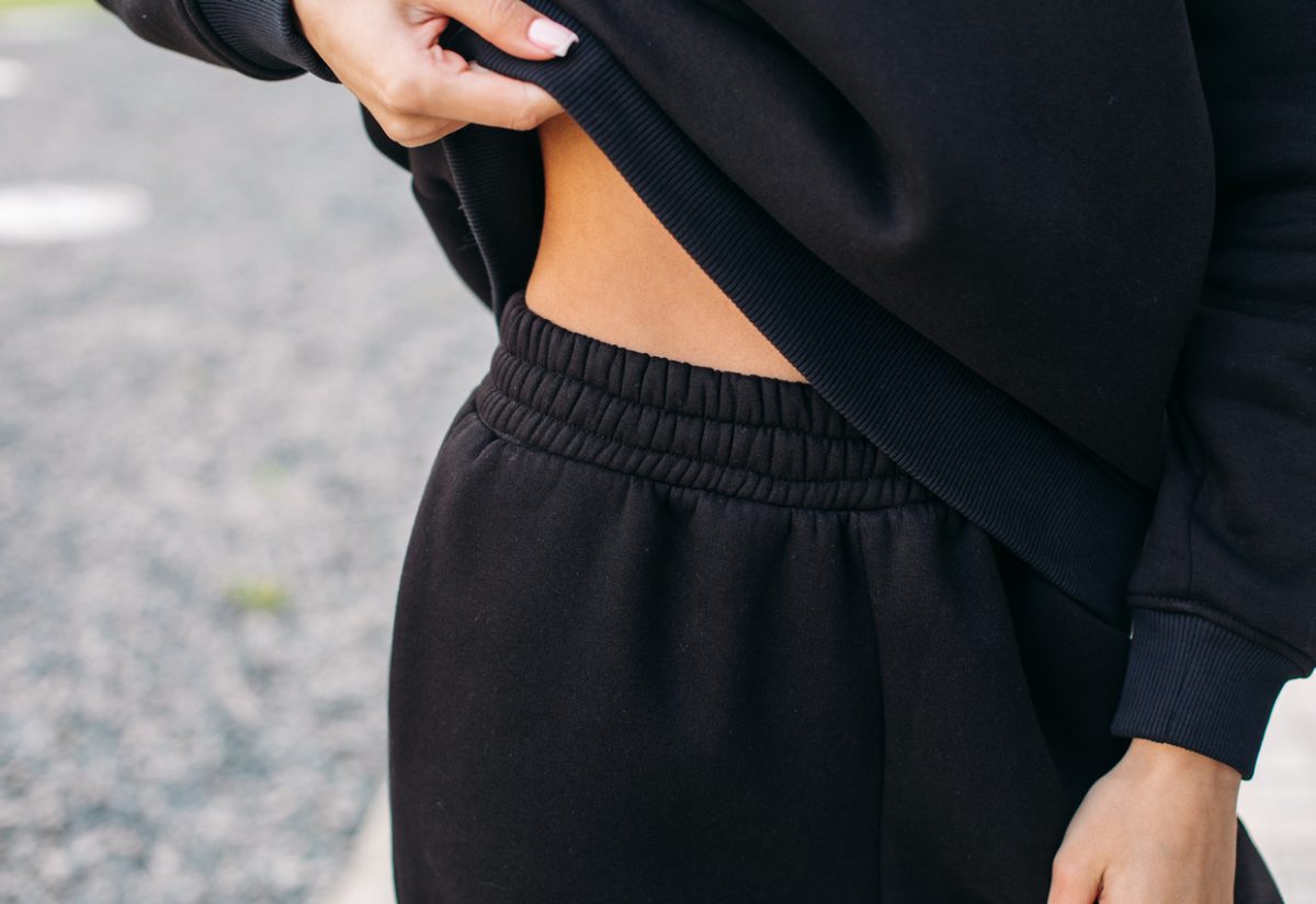 Eleganckie spodnie dresowe to nie oksymoron – damskie sposoby na to, by wyglądać zjawiskowo w dresach